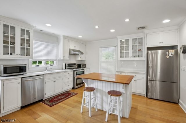 111 Village Rd, Harding Twp., NJ 07976