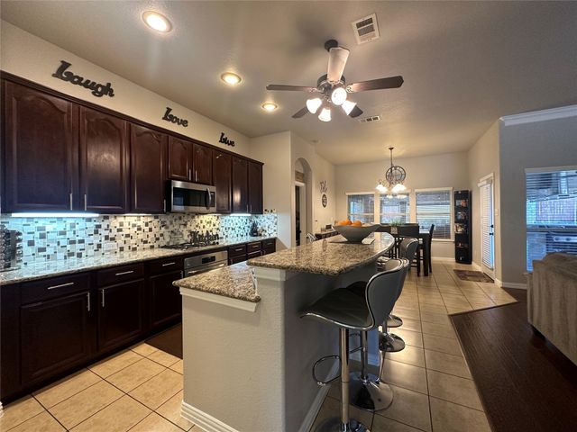 2410 Vintage Drive, Arlington, TX 76001