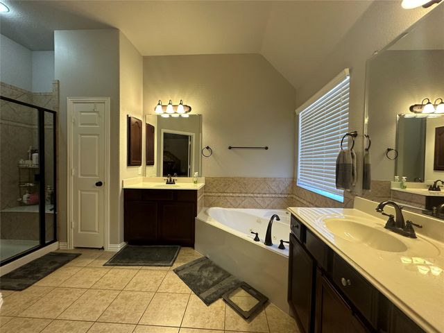 2410 Vintage Drive, Arlington, TX 76001