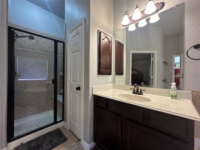 2410 Vintage Drive, Arlington, TX 76001