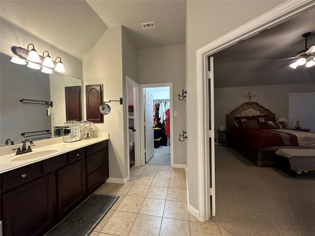 2410 Vintage Drive, Arlington, TX 76001