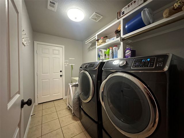 2410 Vintage Drive, Arlington, TX 76001