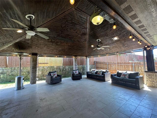 2410 Vintage Drive, Arlington, TX 76001