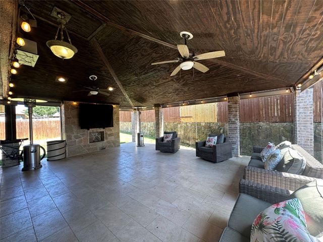 2410 Vintage Drive, Arlington, TX 76001