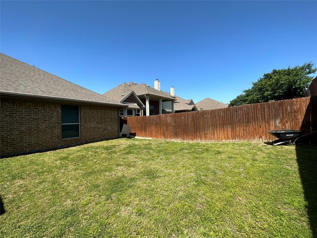 2410 Vintage Drive, Arlington, TX 76001