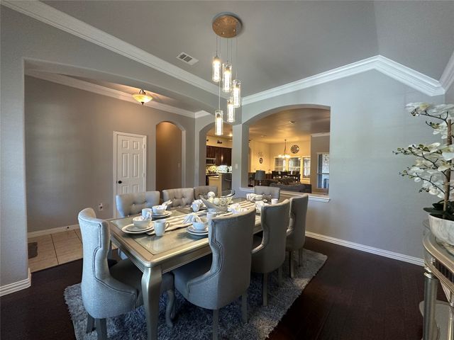 2410 Vintage Drive, Arlington, TX 76001