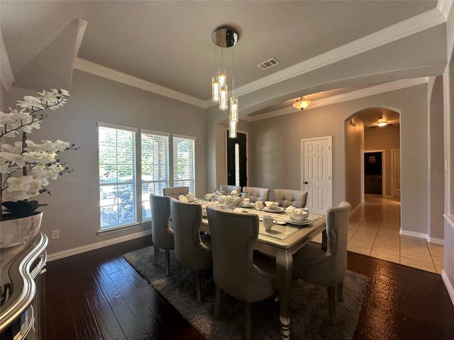 2410 Vintage Drive, Arlington, TX 76001