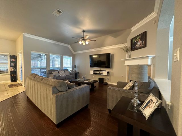 2410 Vintage Drive, Arlington, TX 76001