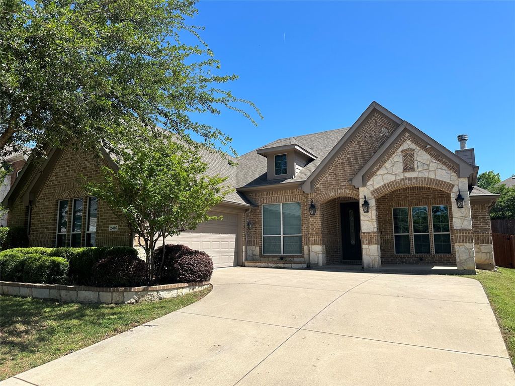 2410 Vintage Drive, Arlington, TX 76001