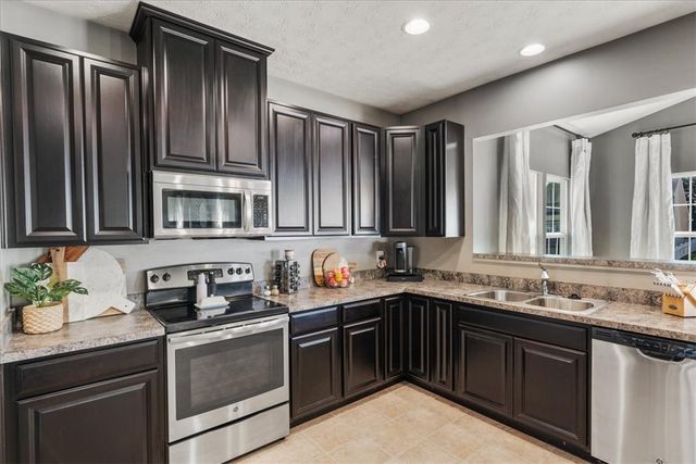7119 Bluestream Drive, Tipp City, OH 45371