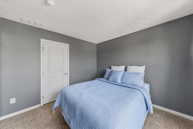 7119 Bluestream Drive, Tipp City, OH 45371