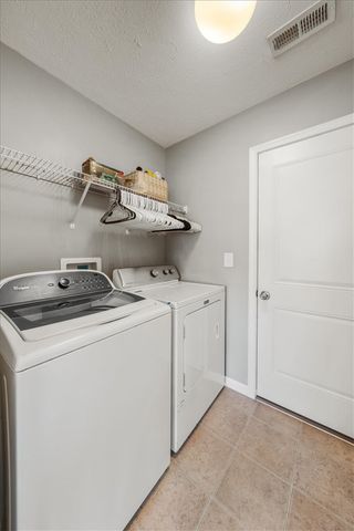 7119 Bluestream Drive, Tipp City, OH 45371