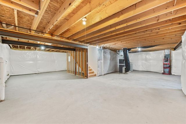 7119 Bluestream Drive, Tipp City, OH 45371