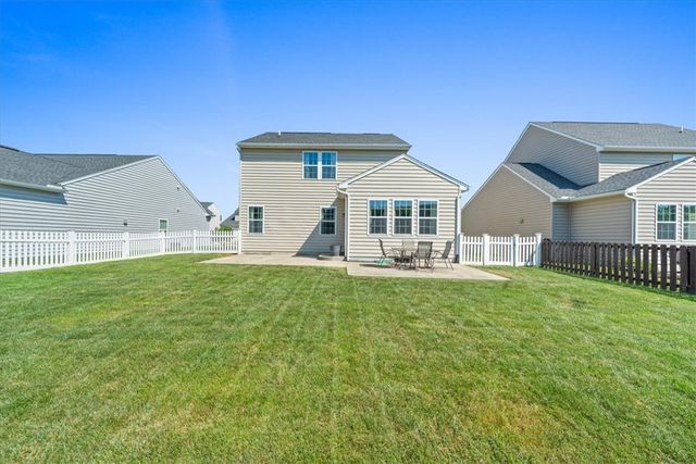 7119 Bluestream Drive, Tipp City, OH 45371