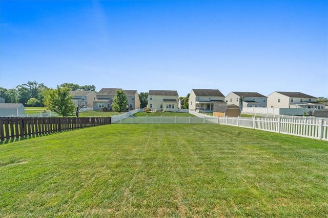 7119 Bluestream Drive, Tipp City, OH 45371