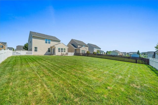 7119 Bluestream Drive, Tipp City, OH 45371