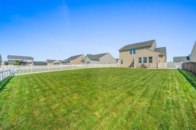 7119 Bluestream Drive, Tipp City, OH 45371