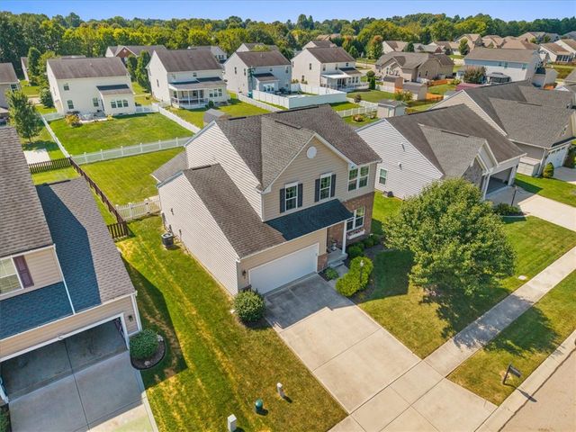 7119 Bluestream Drive, Tipp City, OH 45371