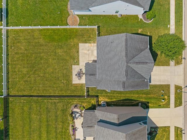 7119 Bluestream Drive, Tipp City, OH 45371
