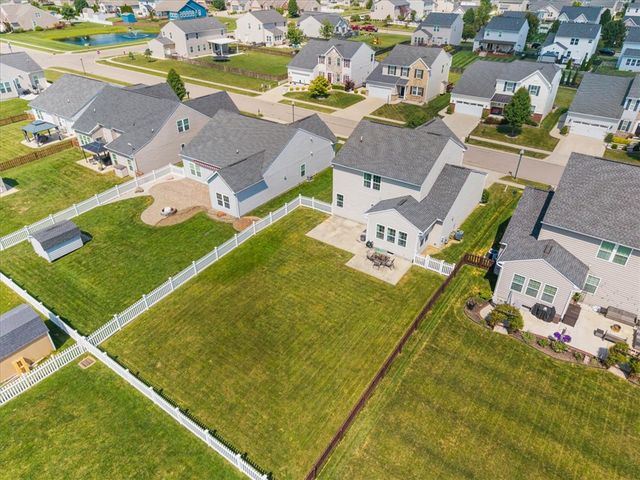 7119 Bluestream Drive, Tipp City, OH 45371