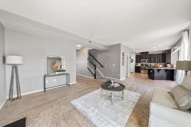7119 Bluestream Drive, Tipp City, OH 45371