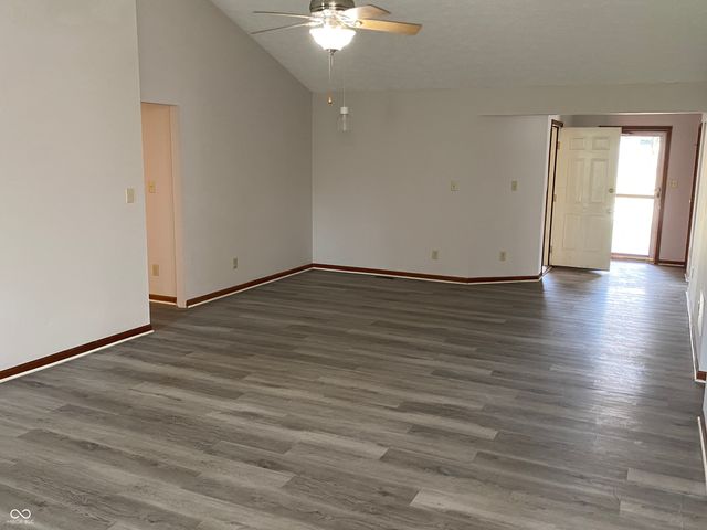 5048 Shadow Pointe Drive, Indianapolis, IN 46254