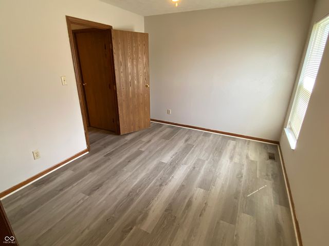 5048 Shadow Pointe Drive, Indianapolis, IN 46254