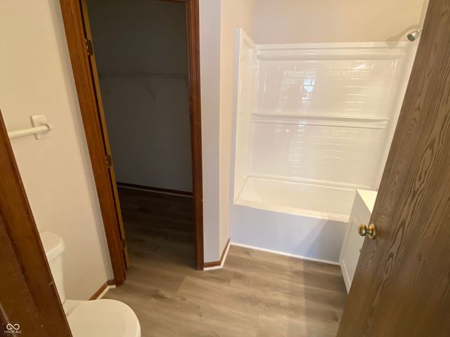 5048 Shadow Pointe Drive, Indianapolis, IN 46254