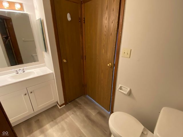 5048 Shadow Pointe Drive, Indianapolis, IN 46254