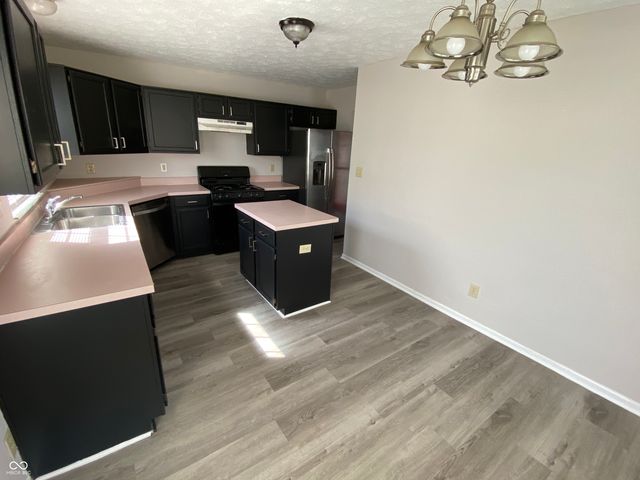 5048 Shadow Pointe Drive, Indianapolis, IN 46254