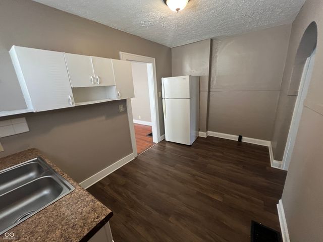 5048 Shadow Pointe Drive, Indianapolis, IN 46254