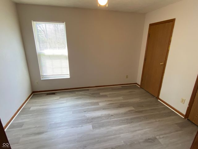 5048 Shadow Pointe Drive, Indianapolis, IN 46254