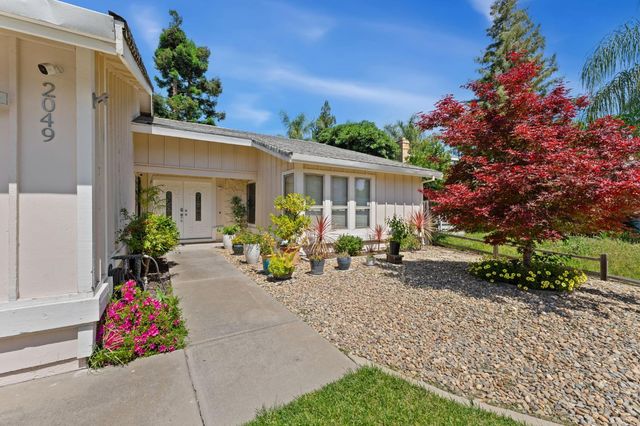 2049 Las Coches Way, Sacramento, CA 95833