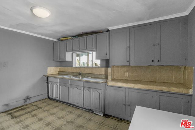 275 S Union Avenue, Los Angeles, CA 90026