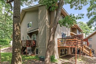 5403 W Brenner Pass, Fridley, MN 55432