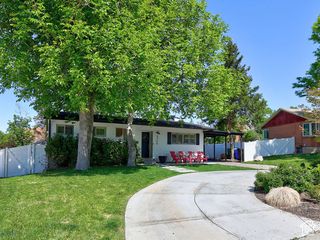 4546 S SUNCREST DR, Holladay, UT 84117