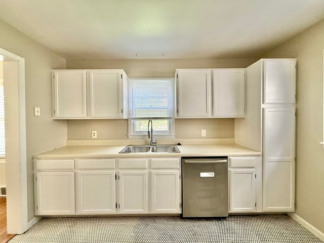 421 N Harding, Wichita, KS 67208