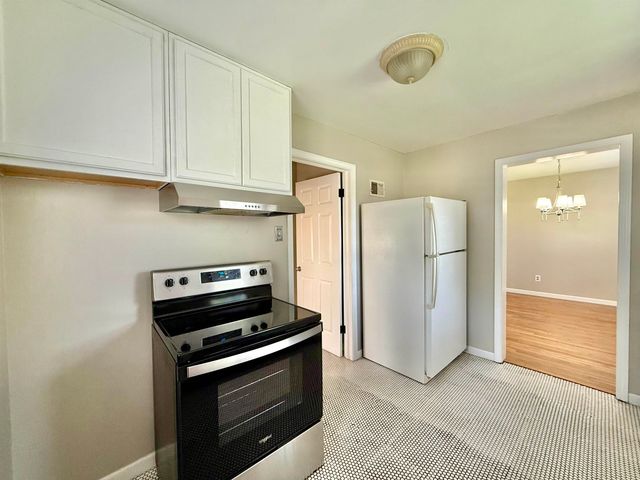 421 N Harding, Wichita, KS 67208