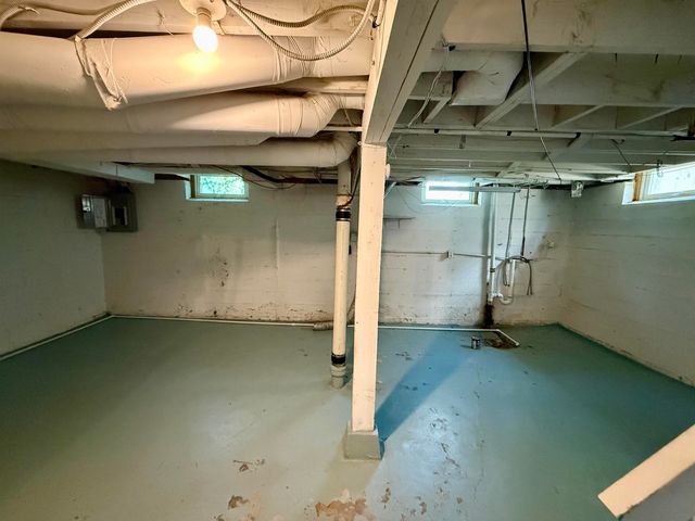 421 N Harding, Wichita, KS 67208