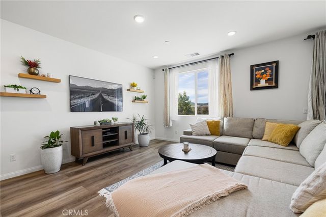 29807 Saddle Ranch Place, Menifee, CA 92584