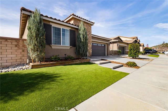 29807 Saddle Ranch Place, Menifee, CA 92584