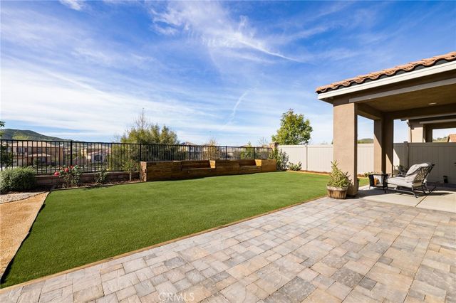 29807 Saddle Ranch Place, Menifee, CA 92584