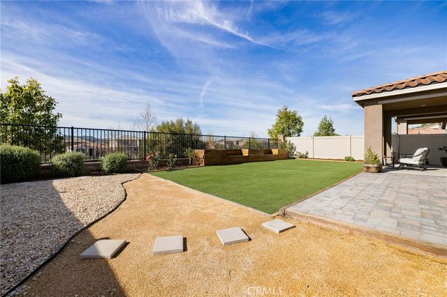 29807 Saddle Ranch Place, Menifee, CA 92584
