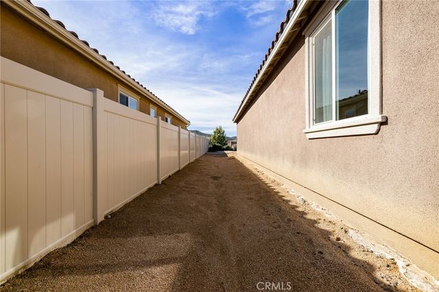 29807 Saddle Ranch Place, Menifee, CA 92584