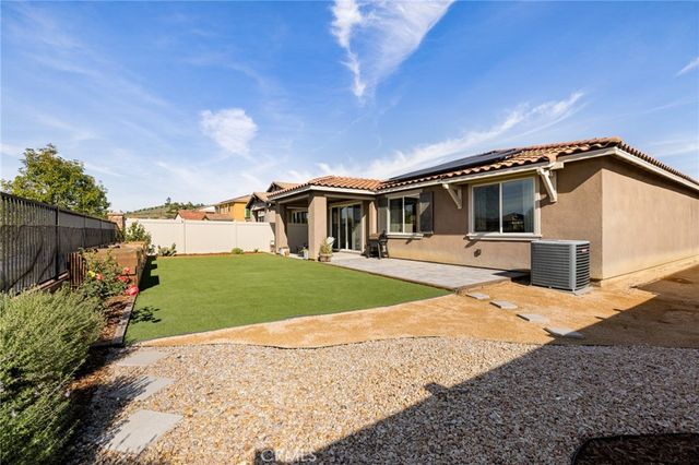 29807 Saddle Ranch Place, Menifee, CA 92584