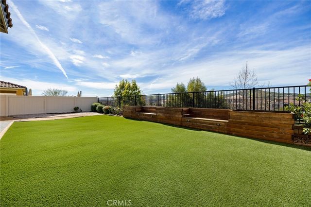 29807 Saddle Ranch Place, Menifee, CA 92584