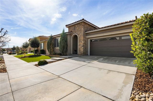 29807 Saddle Ranch Place, Menifee, CA 92584