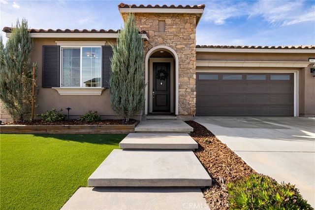 29807 Saddle Ranch Place, Menifee, CA 92584