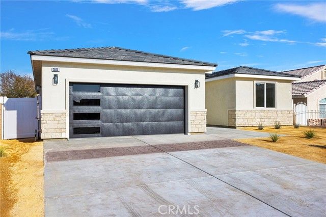 13525 Sea Gull Dr, Victorville, CA 92395