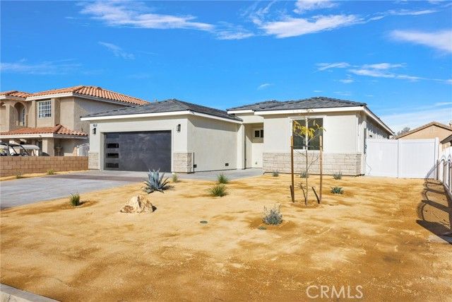 13525 Sea Gull Dr, Victorville, CA 92395